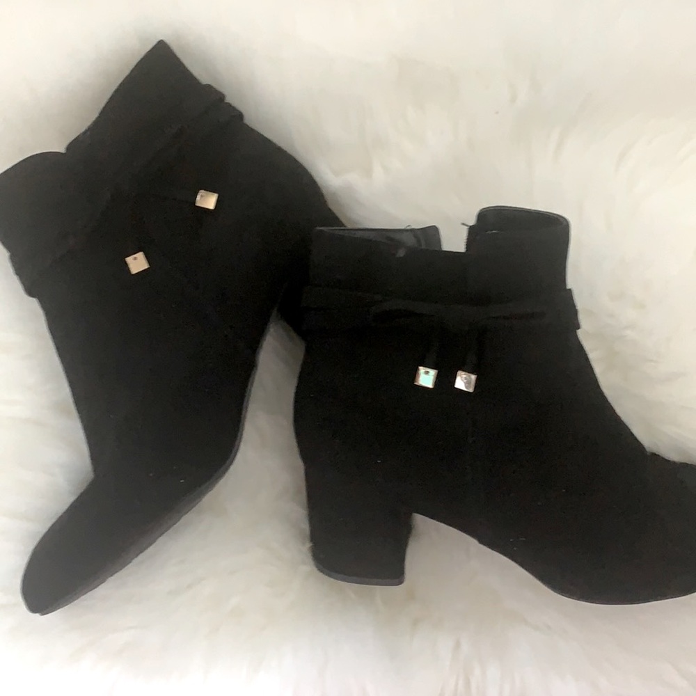 Kelly and Katie 9.5 perfect condition boots